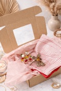 Vintage Gift Box – kobiecość z nutą nostalgii. Gotowy prezent