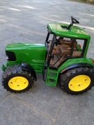 Sprzedam traktor John Deere z przyczepą 
