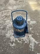 Lewarek hydrauliczny