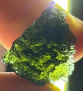 Mołdawit (Moldavite) – BESEDNICE, Czechy – 4,29 g - wyraźna struktura