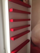 Półki na lakiery, kosmetyki 