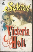 Victoria Holt, Sekret