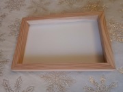 Ramka drewniana niemalowana z białym tłem 20 x 30 x 3 cm do makramy.