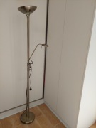 Złota/mosiężna stojąca lampa podłogowa z lampką do czytania