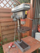 Sprzedam wiertarkę stołowa marki proma 