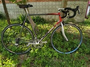 motocabane 28, na 105, mavic