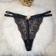 Bielizna damska serduszka stringi koronkowe czarne