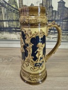 Duży ceramiczny dzban dekoracyjny – styl retro, reliefowe zdobienia