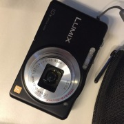 Panasonic Lumix DMC-SZ1 - kieszonkowy "drobiazg" z obiektywem LEICA