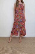 Kombinezon w kwiaty wzory 