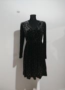 Czarna aksamitna sukienka marki Moonson używana rozmiar 40/42