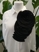 Broszka agrafka przypinka duża duży kwiat plisowana czarna 