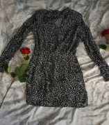 Piękna sukienka czarno-biała 