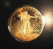 Kopia 20 dolarówki z 1933r, pozłacana 24 k złotem, 70mm