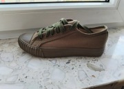 Nowe militarne trampki r. 37