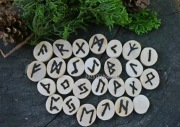 Runy futhark drewniane lipa wypalane wróżby nr 1