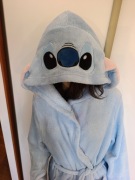 Błękitny szlafrok polarek Stitch L/XL