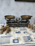 Stara waga z ciężarkami całość za 250zł