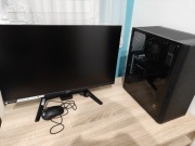 Zestaw Komputerowy z monitorem i myszka