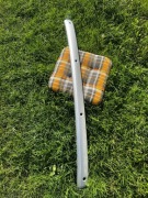 Tylna środkowa listwa zderzaka Mercedes w211 