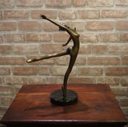 Rzeźba z brązu „Carrie” – limit 500, USA, luksusowa dekoracja