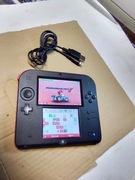 Konsola Nintendo 2DS (NTSC USA) + karta pamięci 4GB + gra Mario Kart 7