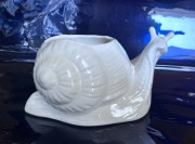 Ślimak, osłonka do kwiatów, szkliwiona biała emalia