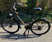 Rower Miejski Shimano Hamulce tarczowe Amortyzator Lampki OXFELD TR-7