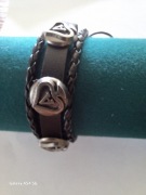 Skórzana brazoletka.