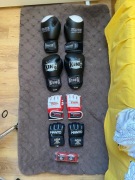 Zestaw 5 par rękawic MMA/Boks: King Professional, Manto, Evolution + Owijki