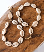 Kolczyki - Ekologiczne, ręcznie robione kolczyki z muszli Cowrie - Kenia