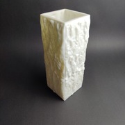 Wazon "lattimo" z serii "Block" - huta szkła Ingrid Glass.