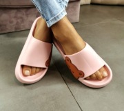 KLAPKI Z MISIEM RÓZ