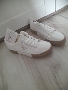 Trampki biało beżowa podeszwa