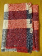 Szalik MONNARI - Klasyczna Krata - Czerwony / Szary - Metalowe Logo