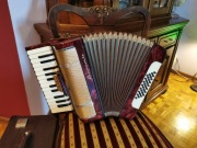 Mały akordeon Weltmeister Barcalore 32 basy
