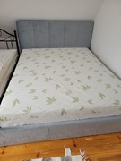 Łóżko tapicerowane z materacem 