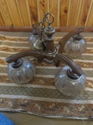 lampa wisząca drewniana trzy klosze szkło