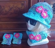 Szydelkowy komplet dla pań na okres wiosenno-jesienny 