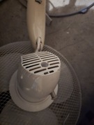 Wiatrak wentylator stojący na części