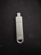 pendrive o pojemności 512GB