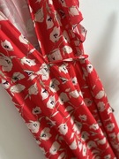 sukienka maxi Boohoo kwiaty, wiązana talia, falbanki, zwiewna, romantyczna
