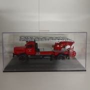 Metalowy model 1944 Mercedes Benz L4500F Signature Series wóz strażacki