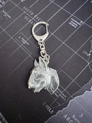 Bullterrier brelok  posrebrzany z karabińczykiem