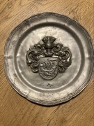 TALERZ ŚCIENNY CYNOWY HERB STARY