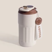 Kubek termiczny LED – zawsze wiesz, ile ma stopni