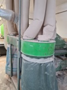 Odciąg do trocin, wiór, pyłu.