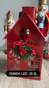 Metalowy czerwony Domek led lampion  nowy Boże Narodzenie 