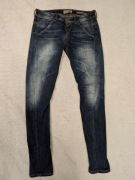 Niebieskie spodnie jeansowe jeansy Guess Rocket Skinny 25 ok. 34 - 36