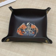 Tacka do rzycania kośćmi Kościany Smok, składany organizer do gry, czarny